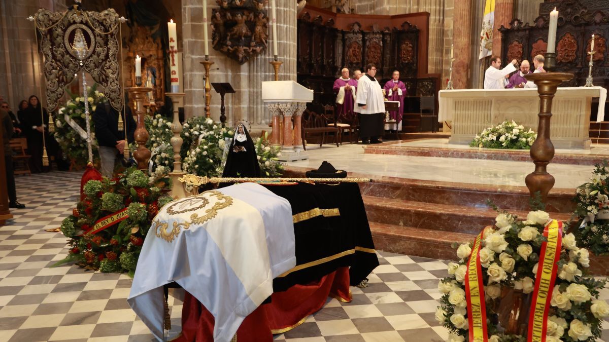 El féretro de Álvaro Domecq Romero en la Catedral de Jerez