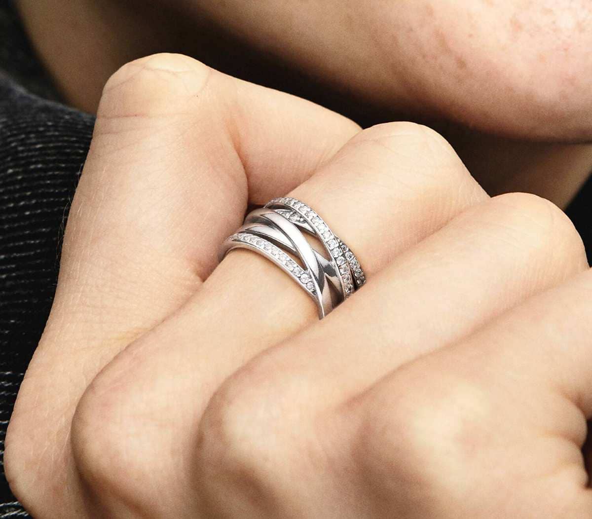 Anillo Líneas Brillantes y Pulidas de Pandora