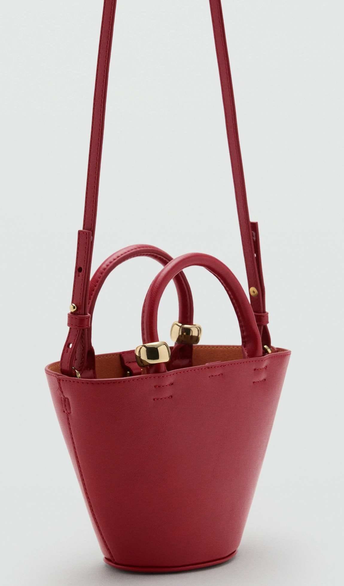 Bolso mini shopper detalle metálico de Mango