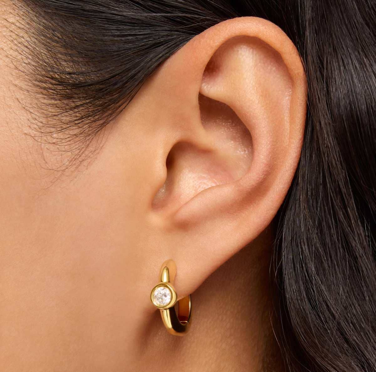 Pendientes de aro con baño de oro 18 kt sobre plata y diamantes creados en laboratorio Line LGD de TOUS