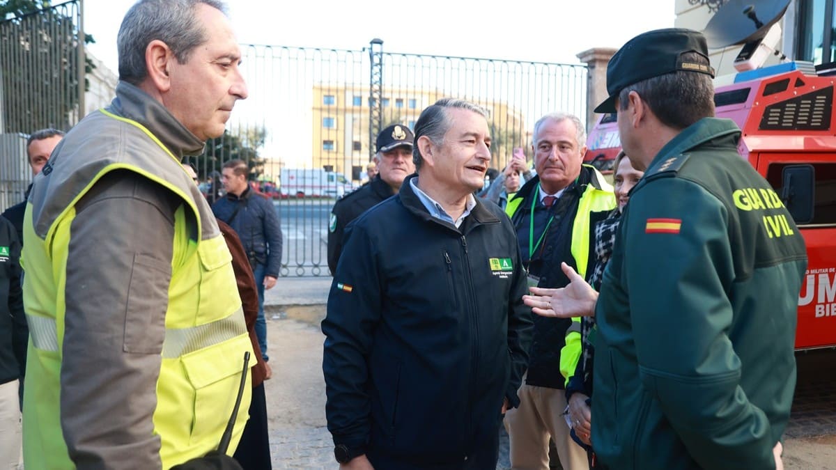 Sanz, a su llegada a uno de los epicentros del simulacro | Cristo García