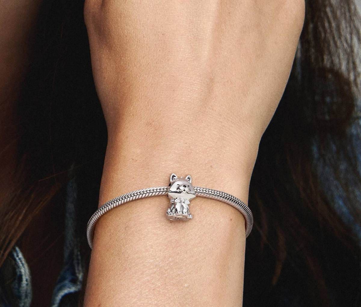 Charm Perro Akita Inu Japonés de Pandora