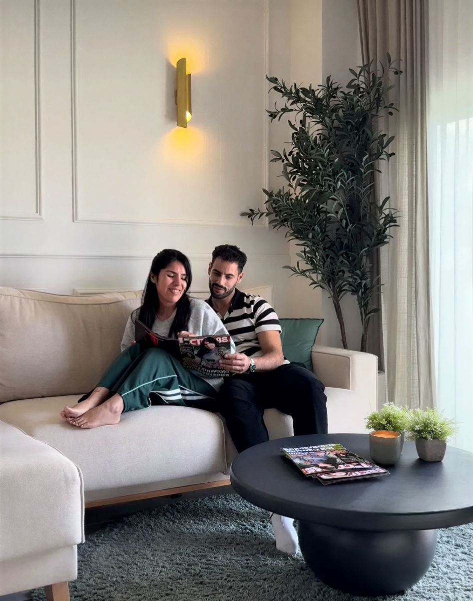 Isa Pantoja junto a su pareja, Asraf Beno