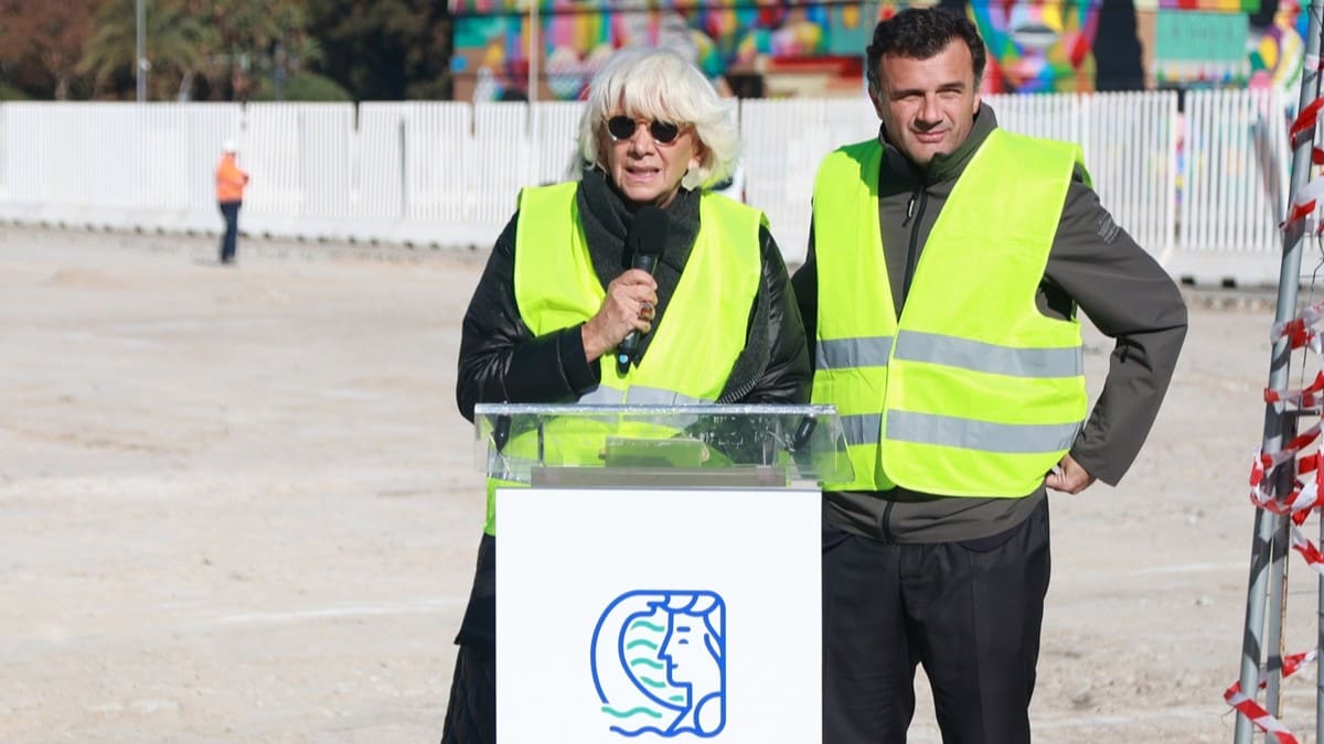 La presidenta de la Autoridad Portuaria, Teófila Martínez, durante su intervención | Cristo García