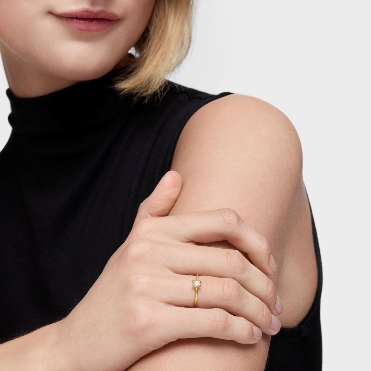 Anillo con baño de oro 18 kt sobre plata y diamante creado en laboratorio Color Pills de Tous