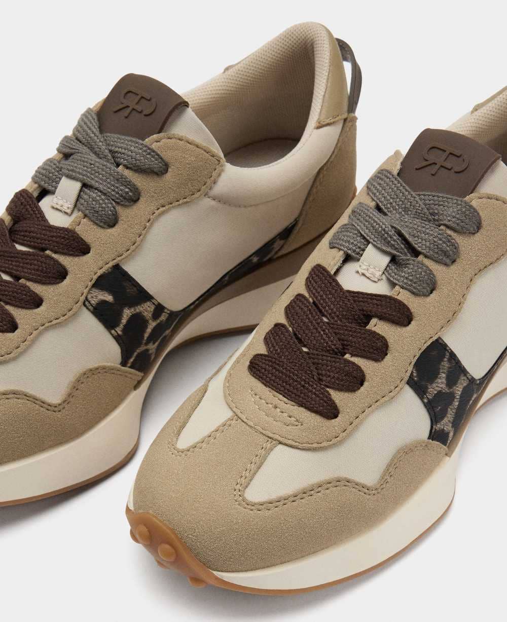 Zapatillas con detalles estampado animal de Parfois