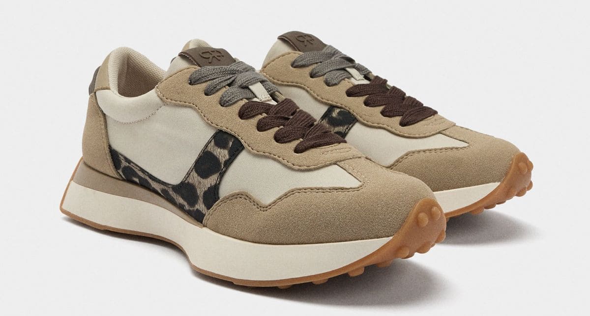 Zapatillas con detalles estampado animal de Parfois