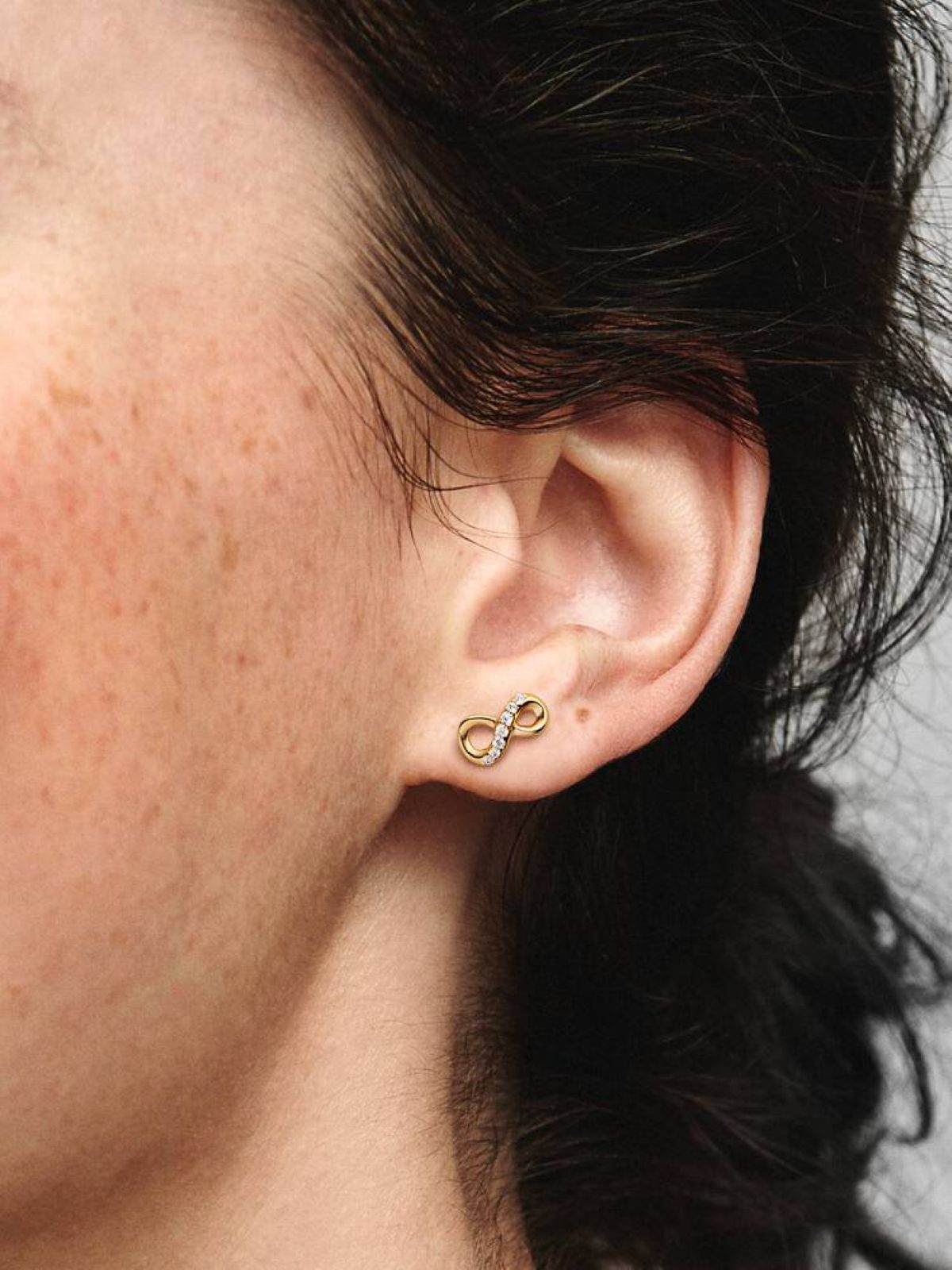 Pendientes de Botón Infinito Brillante de Pandora