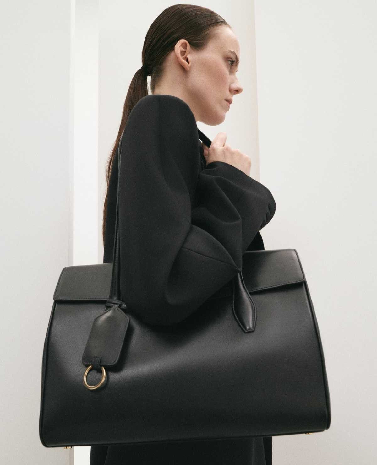 Bolso shopper piel charms de Mango