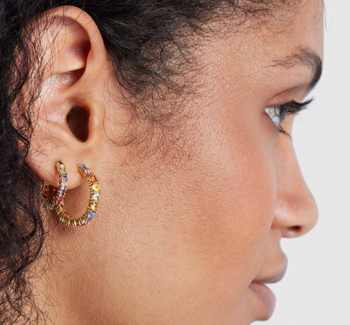 Pendientes aro con baño de oro 18 kt sobre plata y gemas Straight Color de TOUS