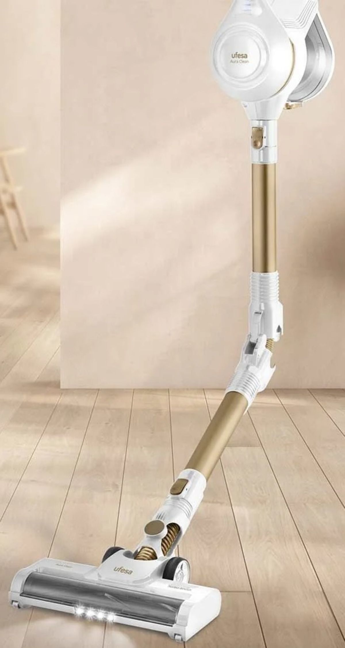 Aspirador escoba Ufesa Aura Clean de Lidl