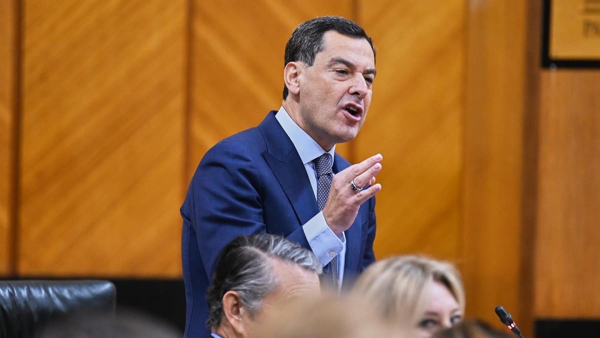 El presidente andaluz, durante su intervención en la sesión de control en el Parlamento andaluz | Salvador López Medina
