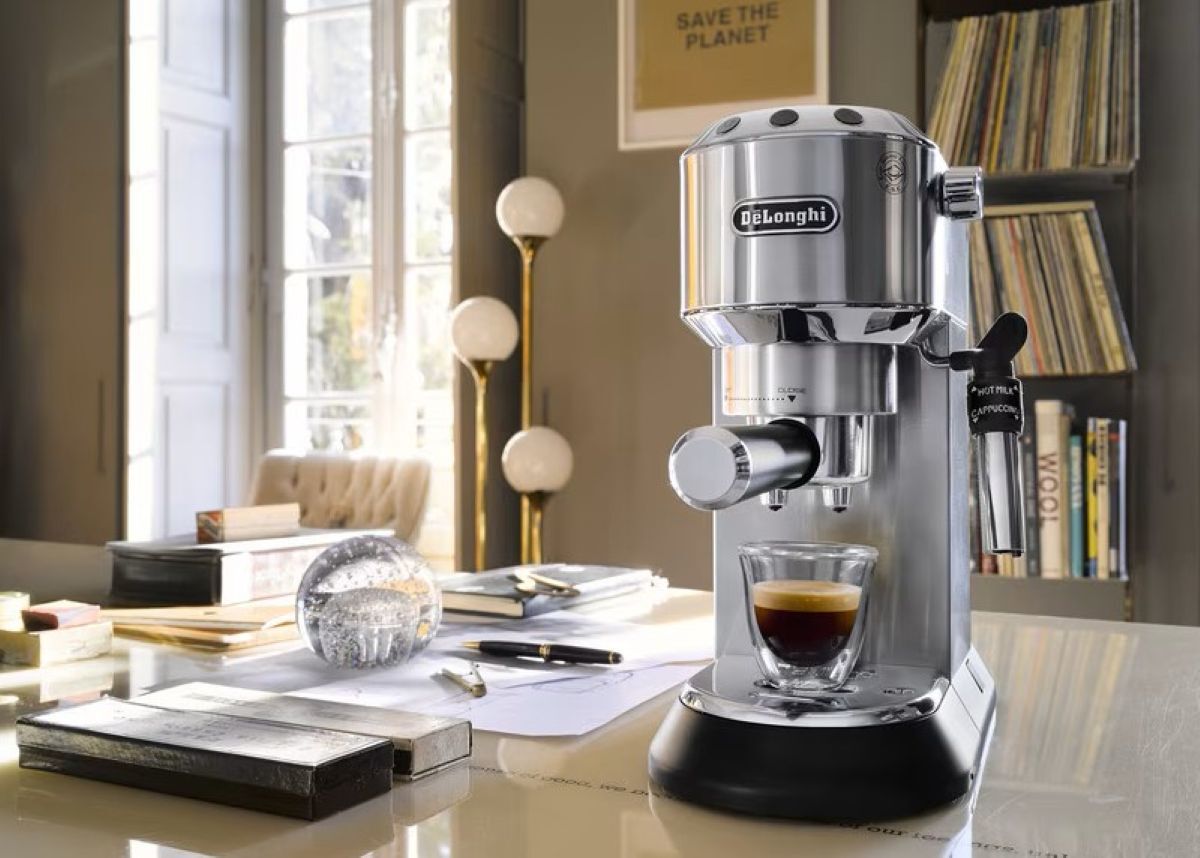 Cafetera espresso De´Longhi Dedica EC685.M de El Corte Inglés