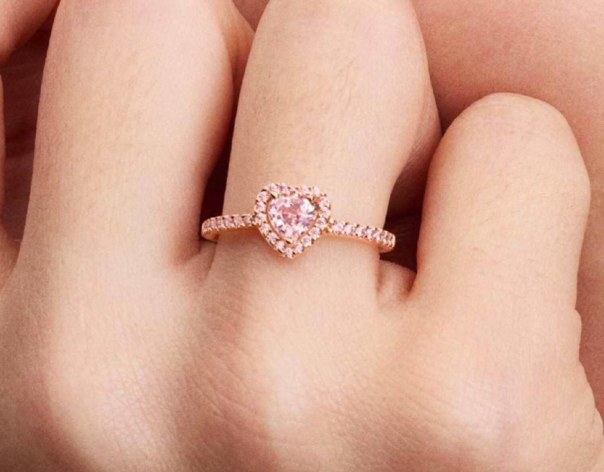 Anillo Corazón Brillante Elevado de Pandora