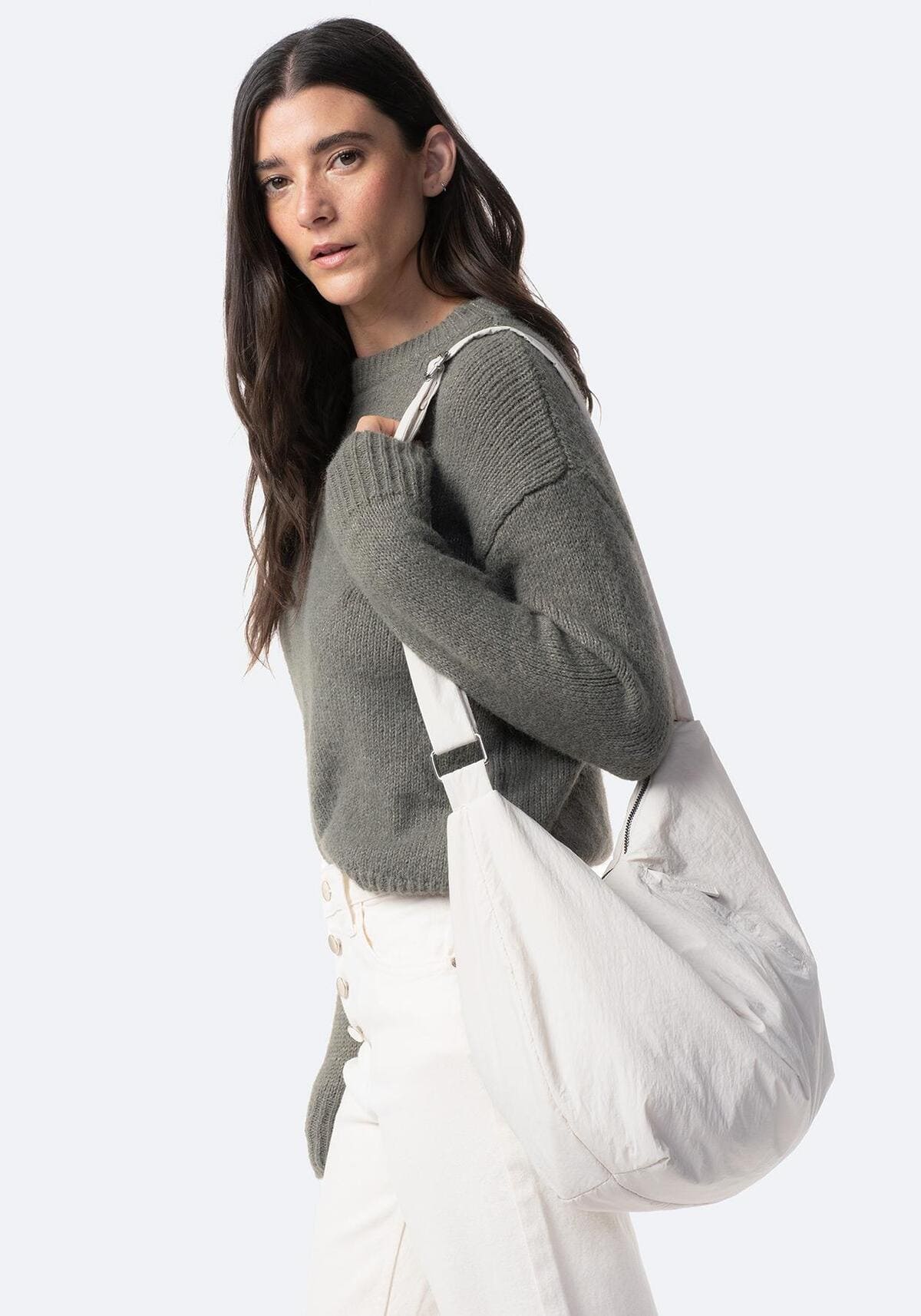 Bolso grande y ligero con asa ajustable