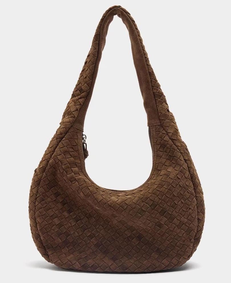Bolso de hombro de piel estilo hobo trenzado con cierre de cremallera en liso