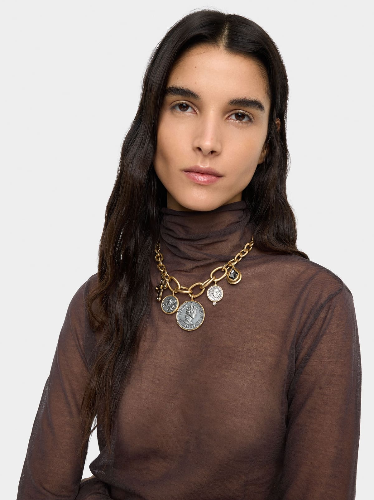 Collar bicolor de eslabones con monedas