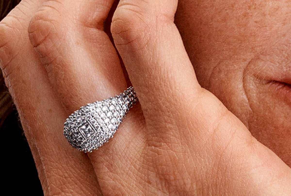 Anillo de Cocktail Cuadrado en Pavé de Pandora