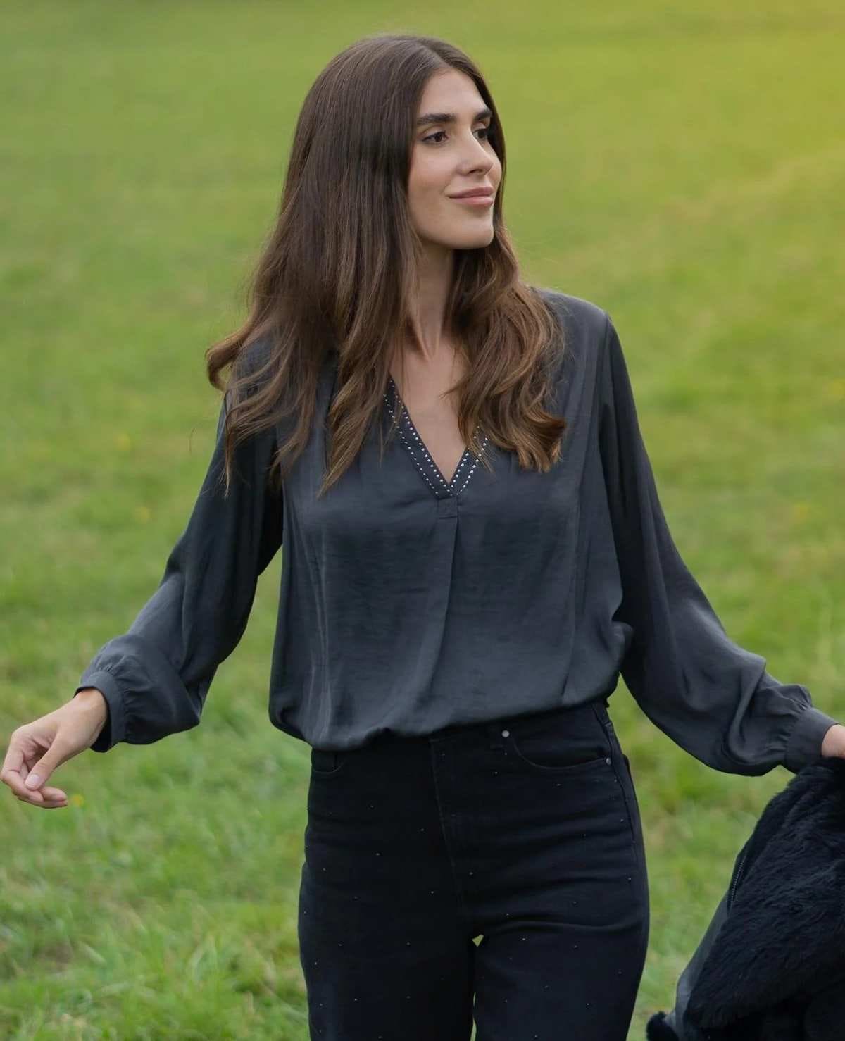 Blusa krinkle de manga larga de Mujer Colección Mery Turiel para TEX de Carrefour