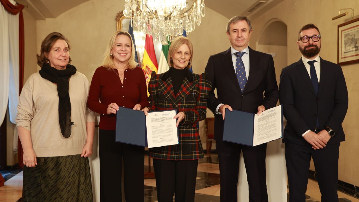 Firma del convenio de colaboración 'Proyecto Confía' entre el Ayuntamiento de Jerez y Endesa S.A | Cristo García
