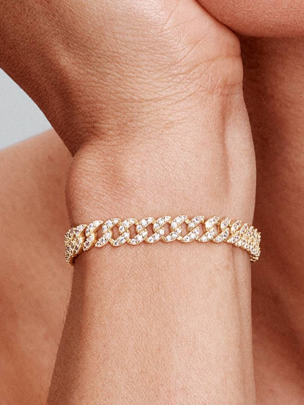 Pulsera Cadena Cubana bañada en oro en Pavé de Pandora