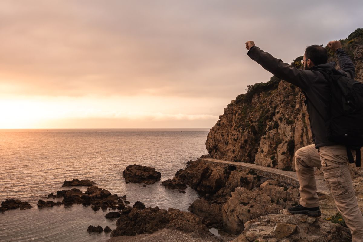 Disfrutar del atardecer en la costa de Ceuta