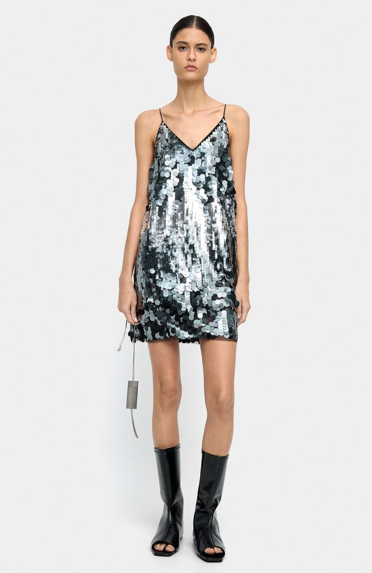 Vestido corto de lentejuelas grandes de Parfois