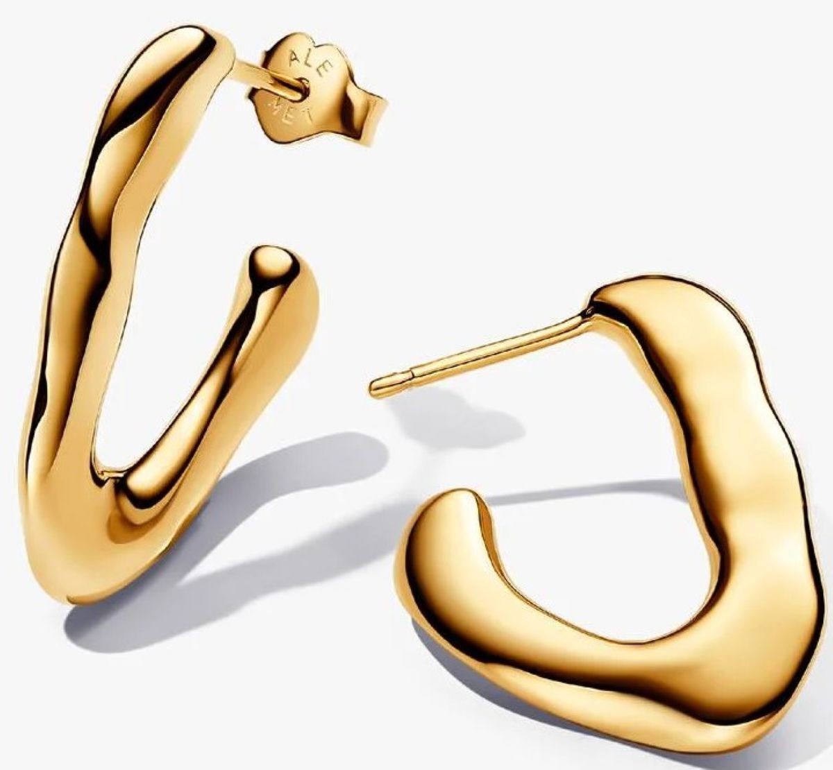 Pendientes de aro abierto forma orgánica en V de Pandora