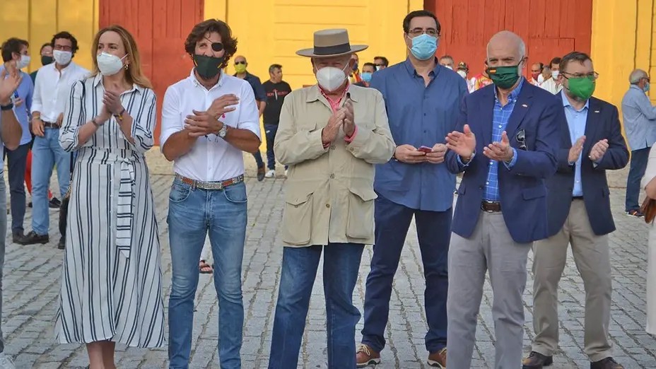 Álvaro-Domecq en el primer paseo taurino I Breña