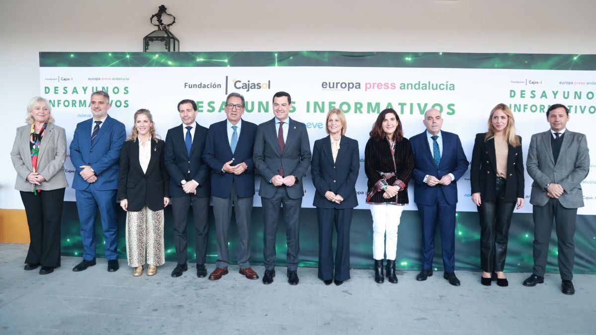 Juanma Moreno en el desayuno informativo de Europa Press en Jerez | Cristo García