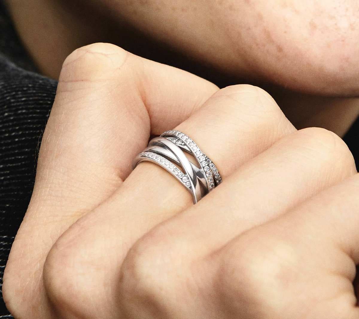 Anillo Líneas Brillantes y Pulidas de Pandora