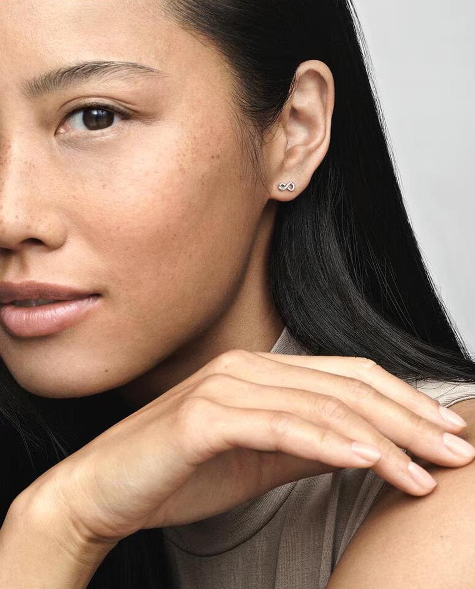 Pendientes de brillantes con forma de infinito