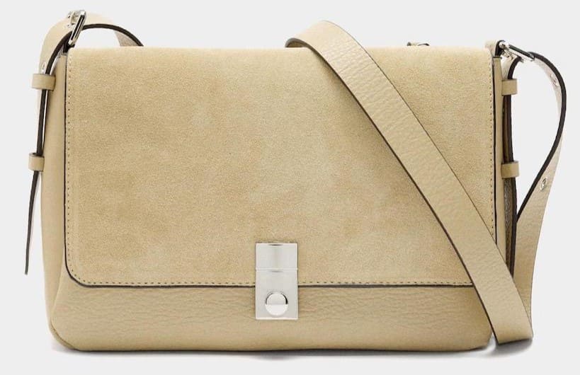 Bandolera con solapa y cierre de cremallera en liso