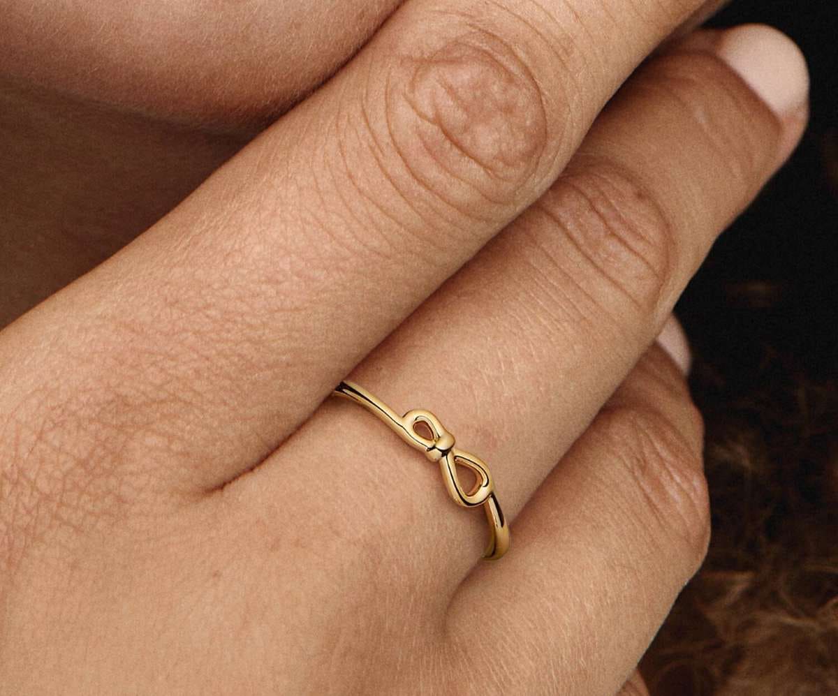 Anillo Nudo Infinito de Pandora