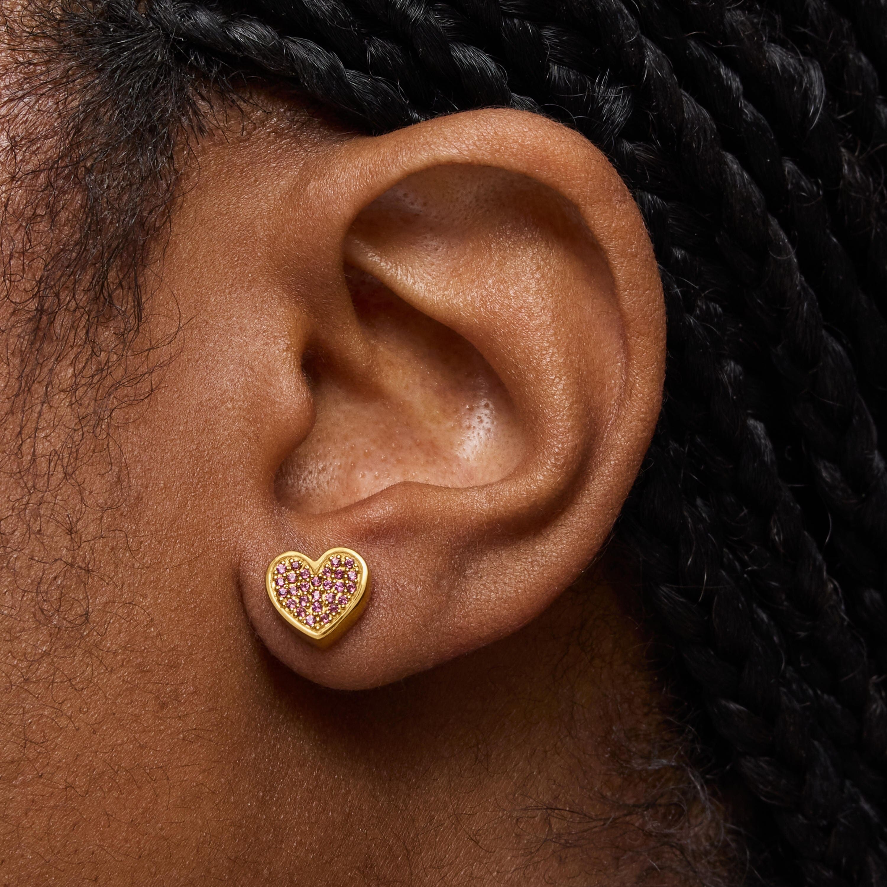 Pendientes corazón con baño de oro 18 kt sobre plata y rodolitas TOUS 1950