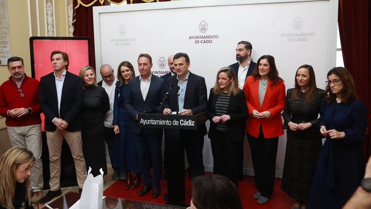 El Ayuntamiento de Cádiz ha acogido el tradicional desayuno navideño | Cristo García