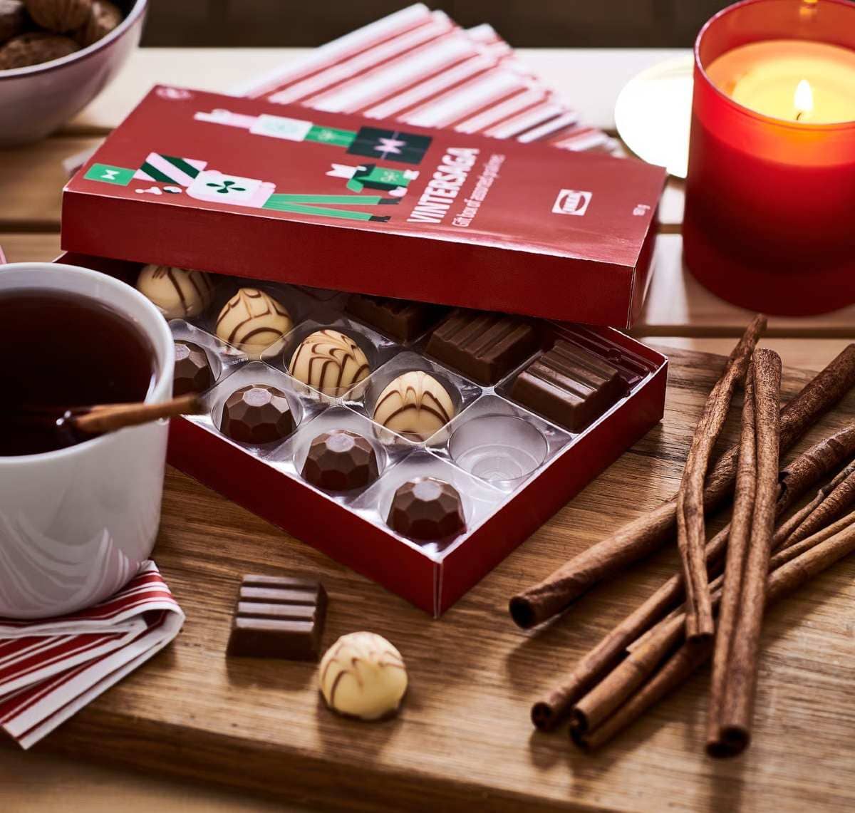 VINTERSAGA Caja de regalo surtido de pralinés certificado Rainforest Alliance de Ikea