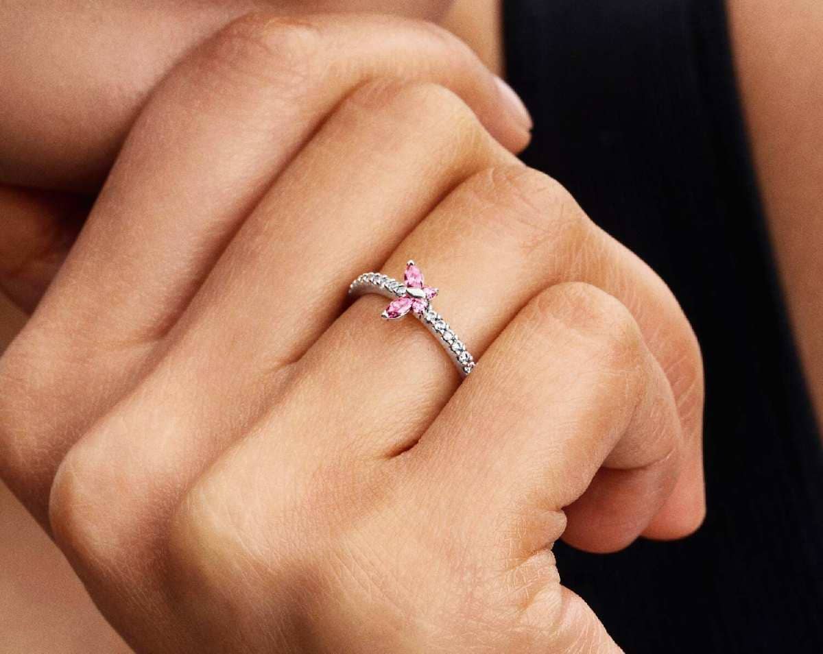 Anillo Mariposa Rosa Brillante de Pandora