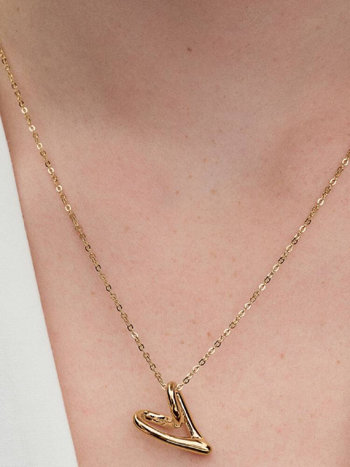 Collar corazón forma orgánica de Pandora