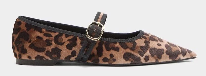 Bailarinas planas con estampado animal y tira ajustable