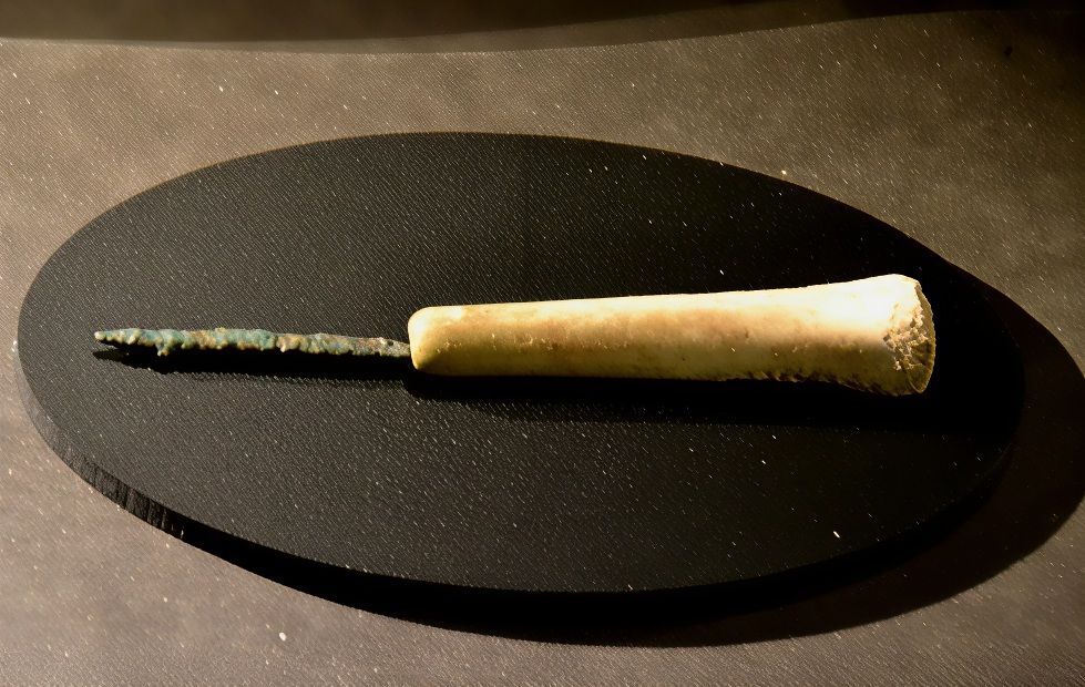 Punzón de bronce I Breña