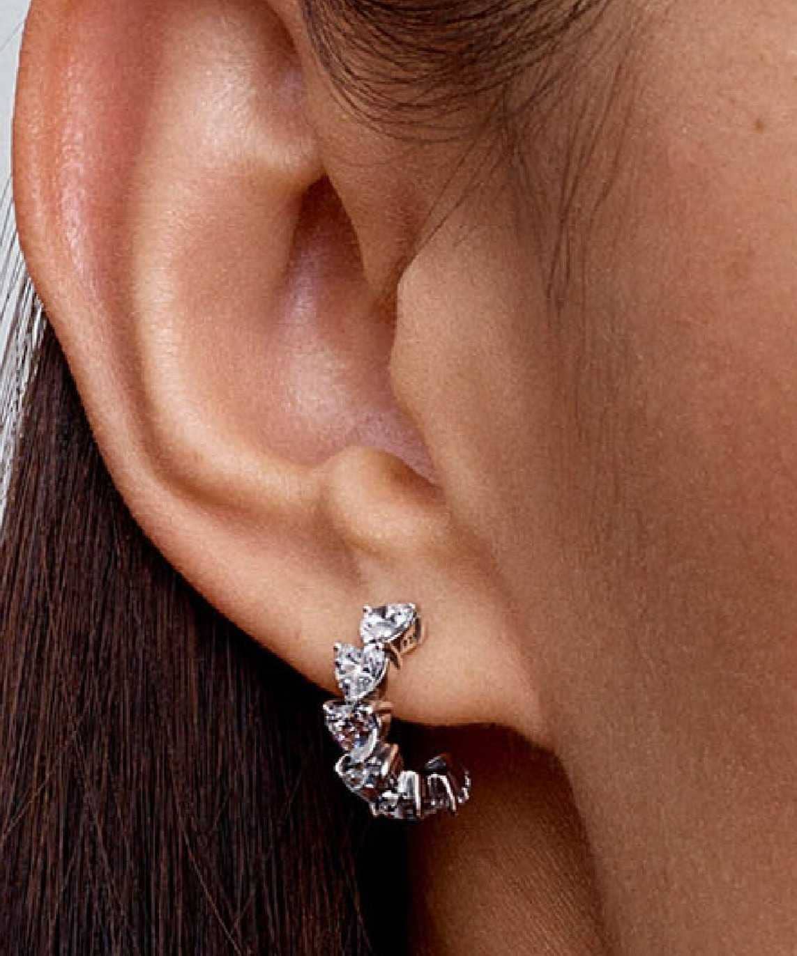 Pendientes de Aro Corazones Brillantes de Pandora