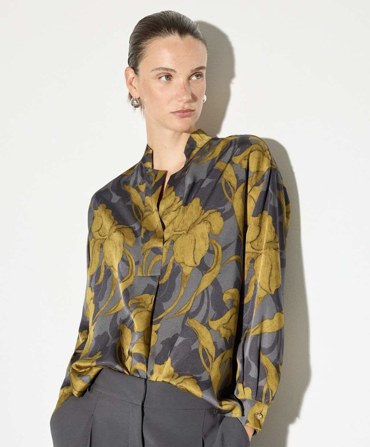 Woman El Corte Inglés Blusa estampada de manga larga de mujer