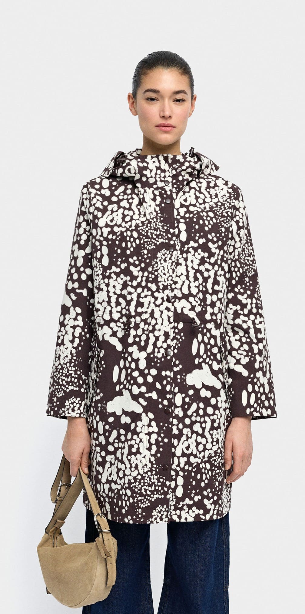 Chubasquero estampado con capucha