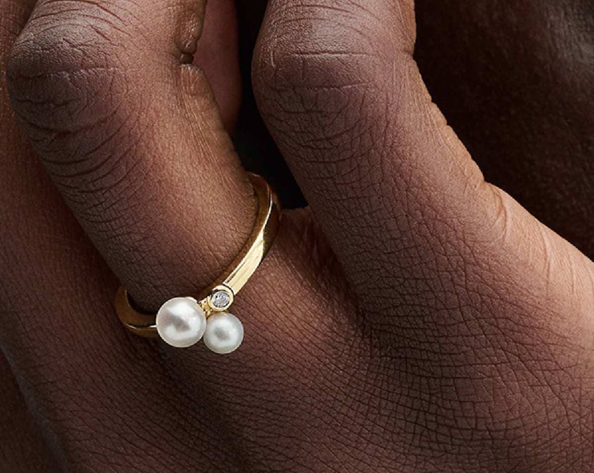 Anillo Dúo de Perlas Cultivadas de Agua Dulce Tratadas de Pandora