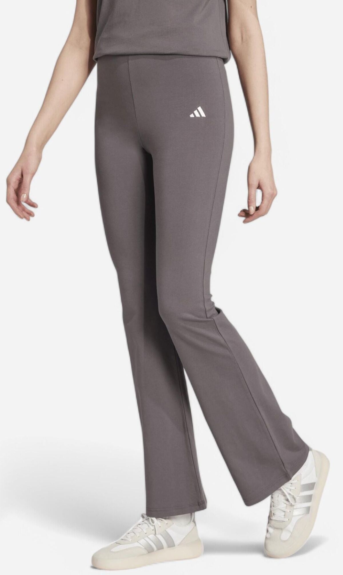 Pantalón acampanado Adidas de Decathlon