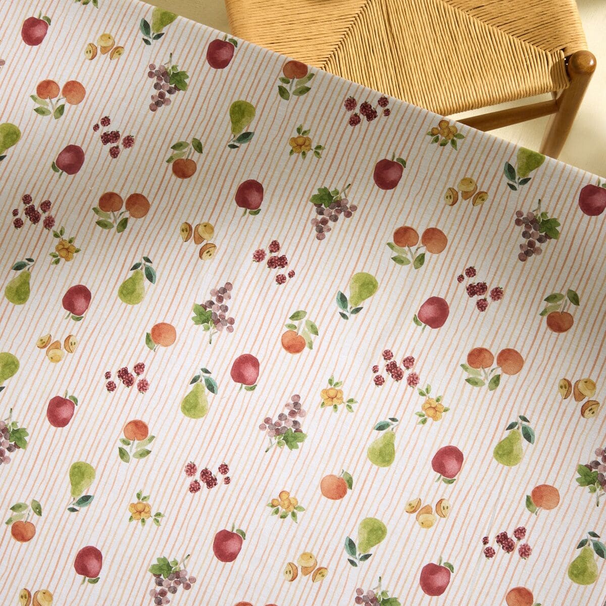 Mantel antimanchas resinado con estampado de frutos