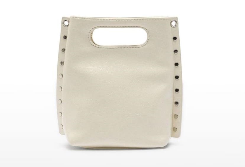 Bolso de mano estilo tote convertible a bandolera con efecto craquelado y tachuelas