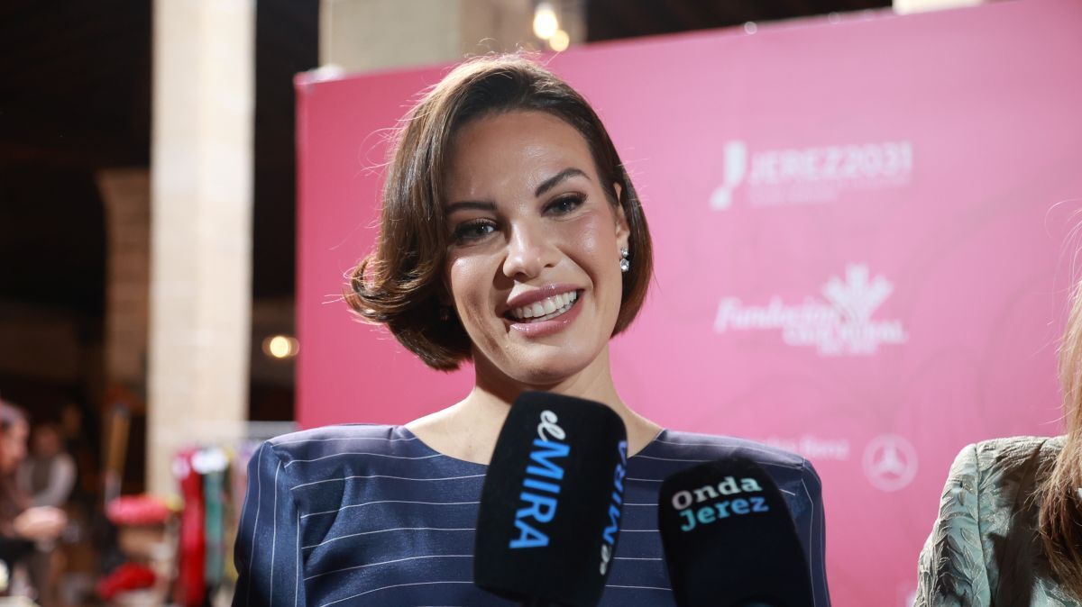 Jessica Bueno en la inauguración de la Pasarela Flamenca Tío Pepe 2026 | Cristo García