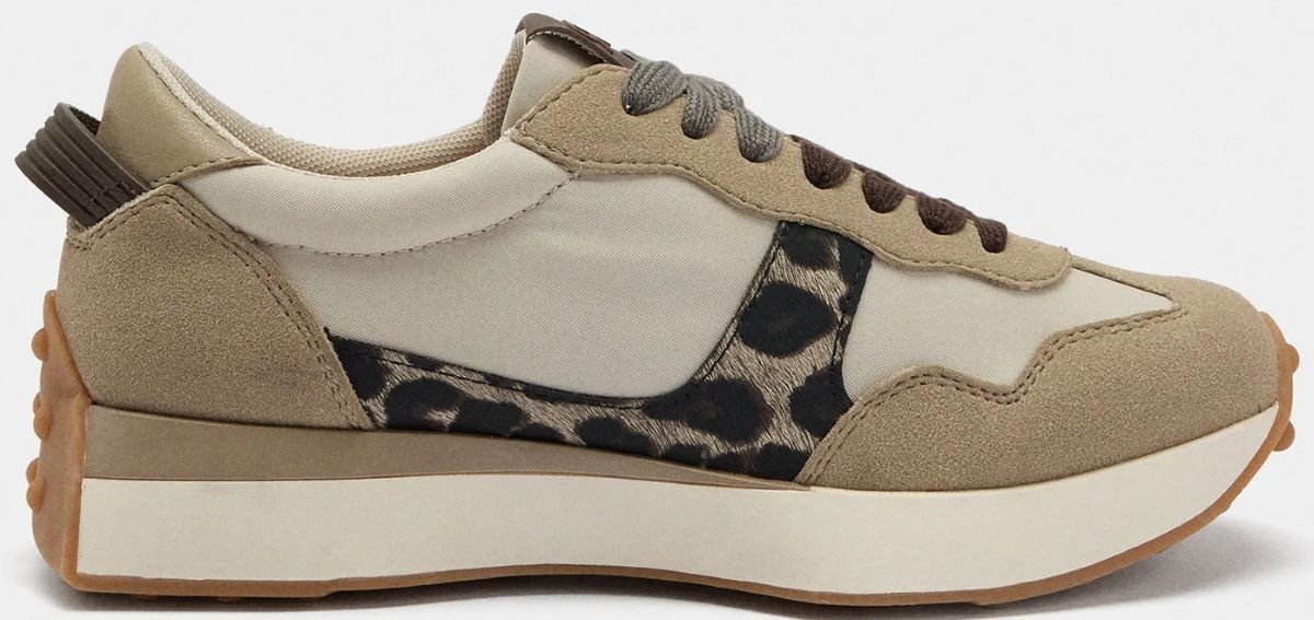 Zapatillas con detalles estampado animal de Parfois